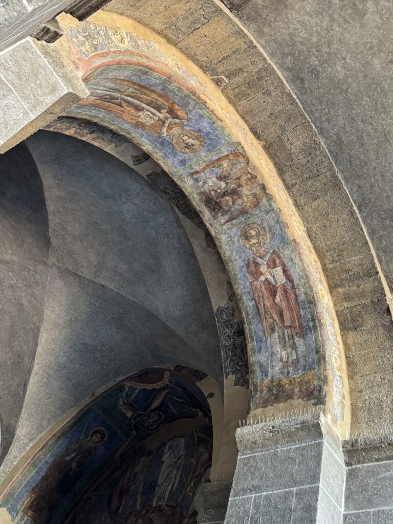 Le Puy-en-Velay: tra la Cattedrale, il Rocher Saint-Michel e i vicoli del centro storico