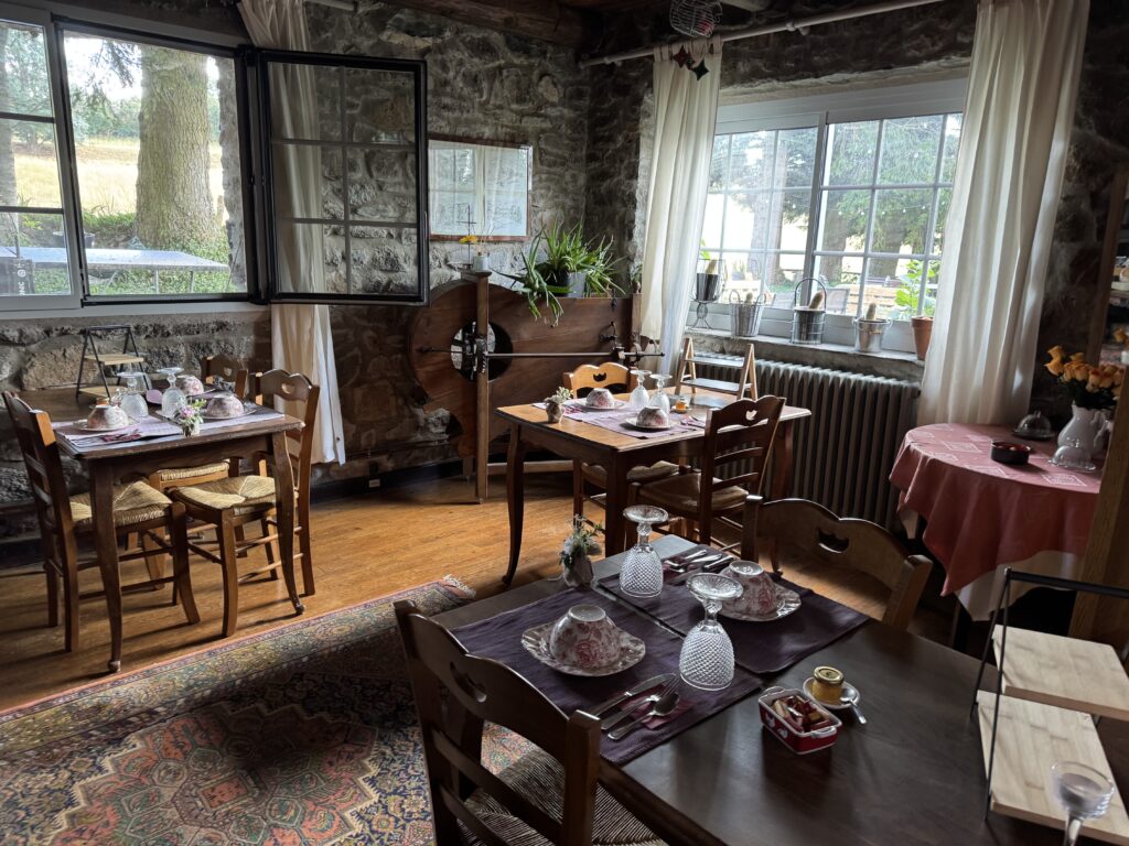 Hôtel-Restaurant Le Pré Bossu a Moudeyres