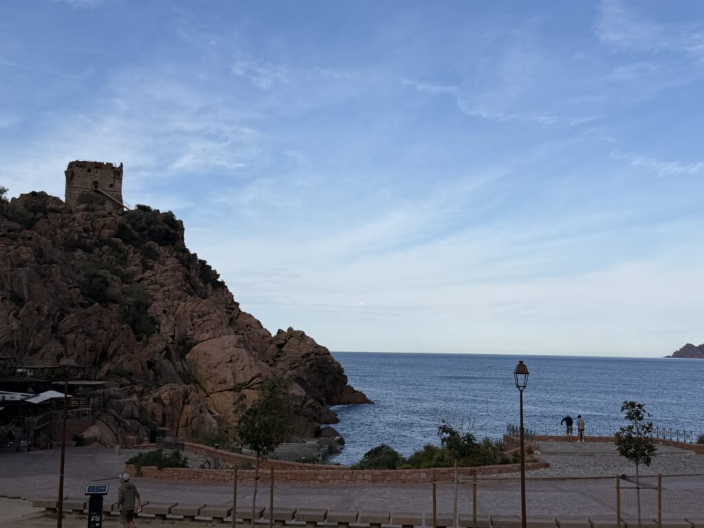 Corsica in autunno on the road: itinerario di magia tra mare, fiordi e foreste dorate