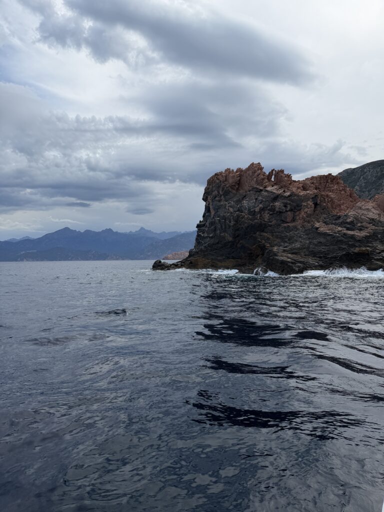 Gita in barca da Porto a Scandola, Girolata e le Calanques di Piana: la Corsica segreta