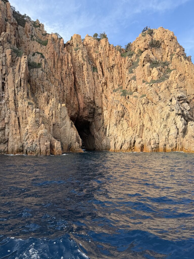 Gita in barca da Porto a Scandola, Girolata e le Calanques di Piana: la Corsica segreta