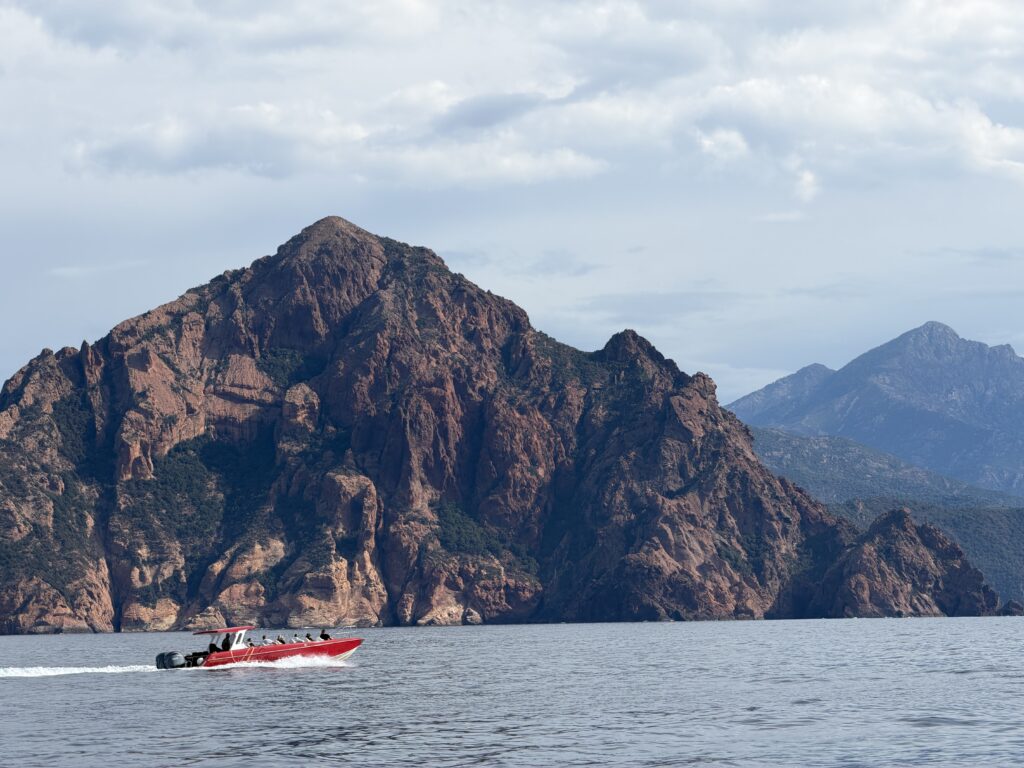 Gita in barca da Porto a Scandola, Girolata e le Calanques di Piana: la Corsica segreta