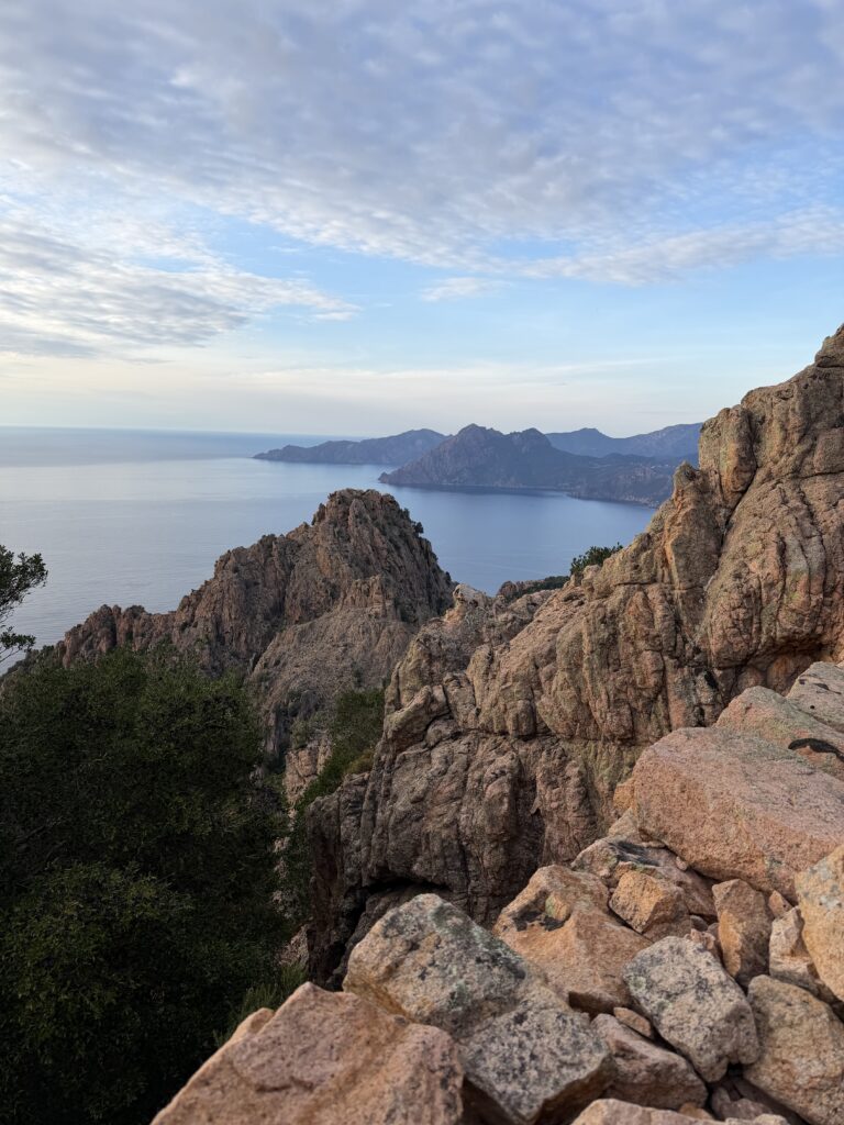 Corsica in autunno on the road: itinerario di magia tra mare, fiordi e foreste dorate