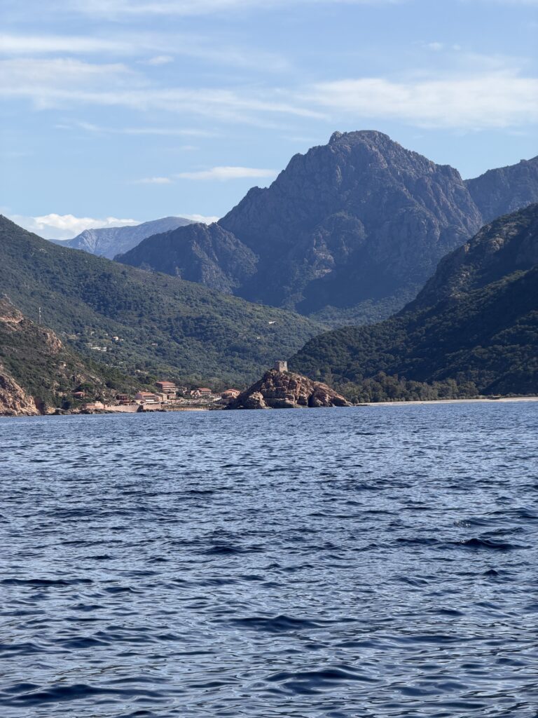 Gita in barca da Porto a Scandola, Girolata e le Calanques di Piana: la Corsica segreta