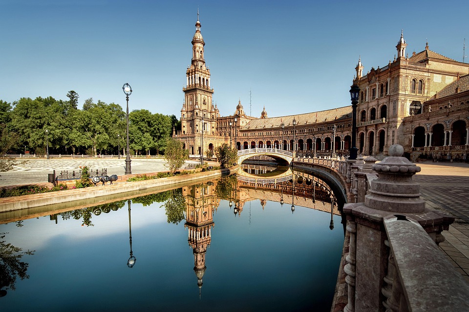 Siviglia in inverno: clima mite, tapas bar e la leggenda della Torre del Oro