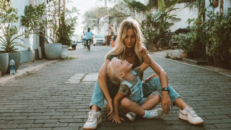 L’arte del coordinato raffinato: come abbinare i look madre e figlio con colori e accessori
