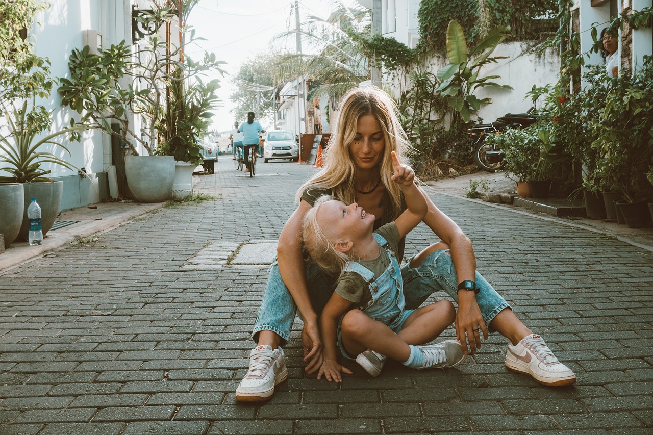 L’arte del coordinato raffinato: come abbinare i look madre e figlio con colori e accessori