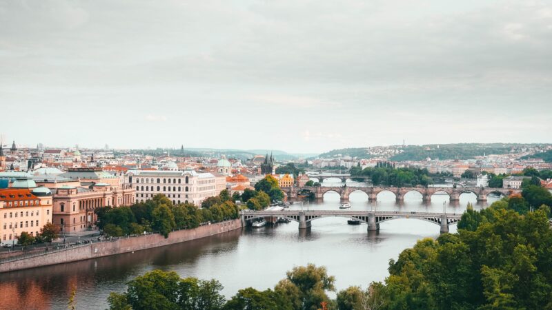 Praga in inverno: Orologio Astronomico, Ponte Carlo e la leggenda dell’Uomo senza testa