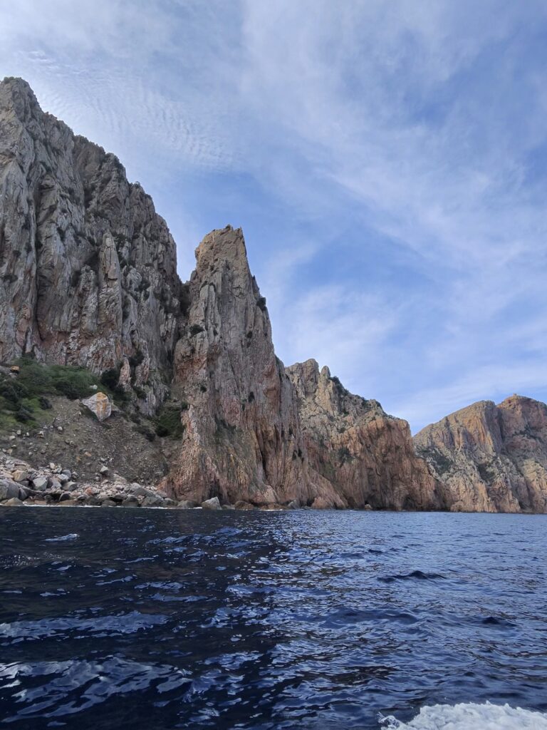 Gita in barca da Porto a Scandola, Girolata e le Calanques di Piana: la Corsica segreta